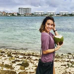 Meet your Posher, Becca